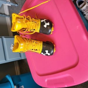 Boys football cleats